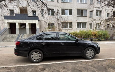 Volkswagen Jetta VI, 2013 год, 1 250 000 рублей, 2 фотография