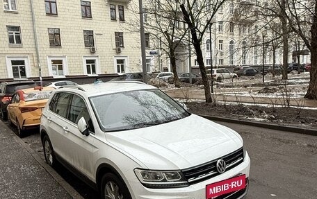 Volkswagen Tiguan II, 2020 год, 3 900 000 рублей, 2 фотография