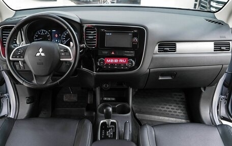 Mitsubishi Outlander III рестайлинг 3, 2012 год, 1 499 000 рублей, 11 фотография