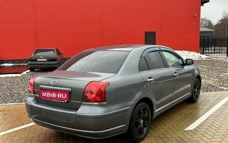 Toyota Avensis III рестайлинг, 2003 год, 690 000 рублей, 4 фотография