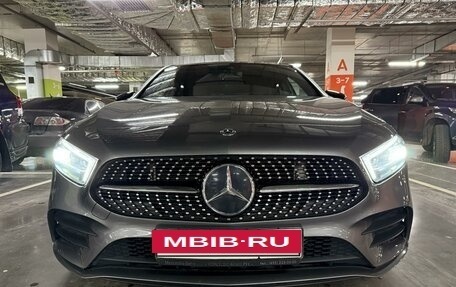 Mercedes-Benz A-Класс, 2018 год, 3 500 000 рублей, 6 фотография