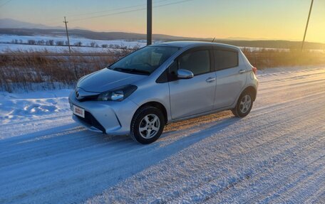 Toyota Vitz, 2015 год, 870 000 рублей, 4 фотография