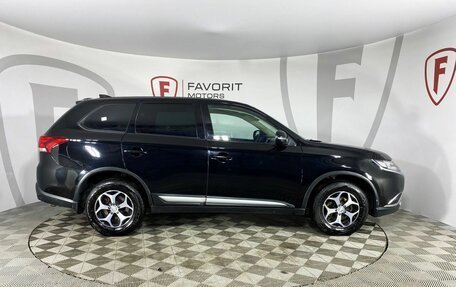 Mitsubishi Outlander III рестайлинг 3, 2018 год, 1 610 000 рублей, 4 фотография