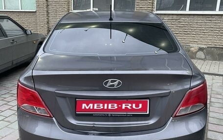 Hyundai Solaris II рестайлинг, 2016 год, 950 000 рублей, 1 фотография