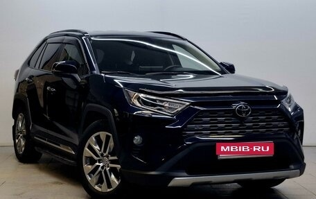 Toyota RAV4, 2019 год, 3 730 000 рублей, 3 фотография