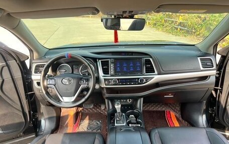 Toyota Highlander III, 2021 год, 3 470 000 рублей, 9 фотография