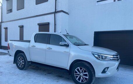 Toyota Hilux VIII, 2017 год, 3 850 000 рублей, 2 фотография