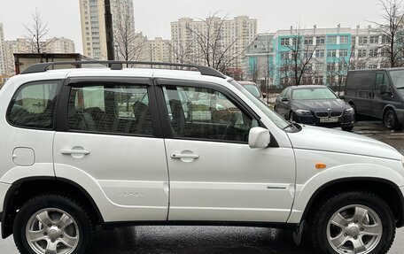 Chevrolet Niva I рестайлинг, 2010 год, 670 000 рублей, 4 фотография