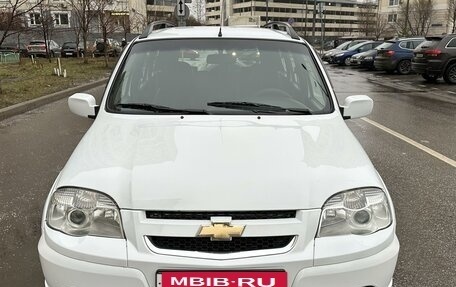 Chevrolet Niva I рестайлинг, 2010 год, 670 000 рублей, 2 фотография