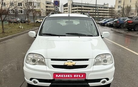 Chevrolet Niva I рестайлинг, 2010 год, 670 000 рублей, 3 фотография