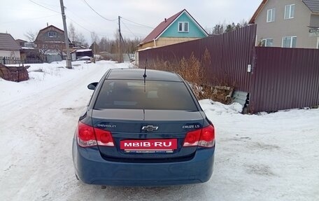 Chevrolet Cruze II, 2009 год, 500 000 рублей, 3 фотография