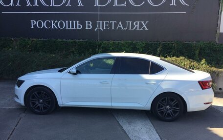 Skoda Superb III рестайлинг, 2016 год, 2 100 000 рублей, 3 фотография