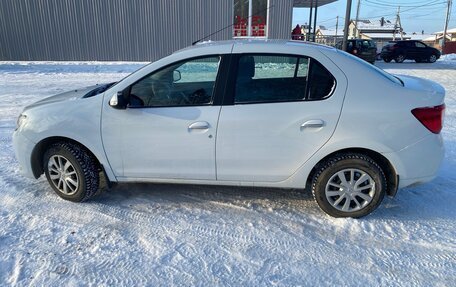 Renault Logan II, 2017 год, 850 000 рублей, 3 фотография