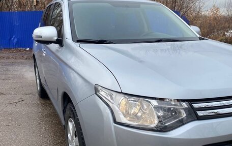 Mitsubishi Outlander III рестайлинг 3, 2012 год, 1 450 000 рублей, 2 фотография