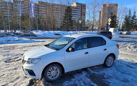 Renault Logan II, 2019 год, 900 000 рублей, 3 фотография