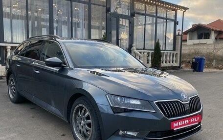 Skoda Superb III рестайлинг, 2018 год, 2 390 000 рублей, 3 фотография