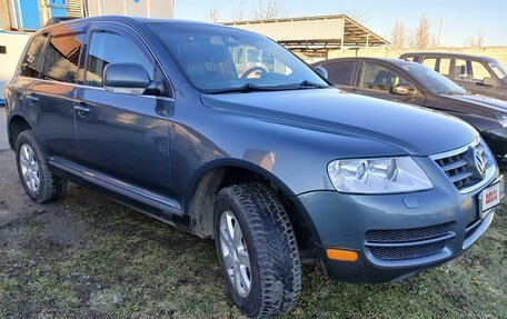 Volkswagen Touareg III, 2004 год, 930 000 рублей, 2 фотография