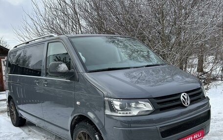 Volkswagen Caravelle T5, 2014 год, 3 200 000 рублей, 1 фотография