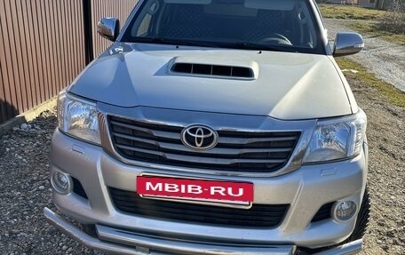 Toyota Hilux VII, 2012 год, 2 600 000 рублей, 2 фотография