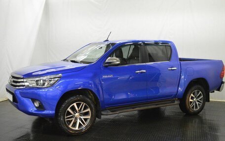 Toyota Hilux VIII, 2017 год, 3 550 000 рублей, 8 фотография