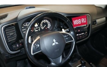 Mitsubishi Outlander III рестайлинг 3, 2014 год, 1 298 000 рублей, 6 фотография