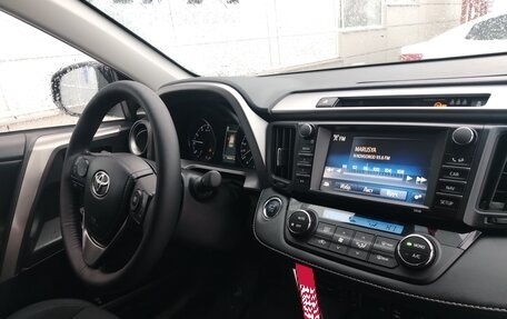 Toyota RAV4, 2017 год, 2 196 000 рублей, 6 фотография