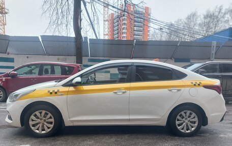 Hyundai Solaris II рестайлинг, 2017 год, 1 050 000 рублей, 5 фотография