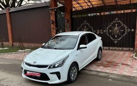 KIA Rio IV, 2018 год, 1 070 000 рублей, 4 фотография