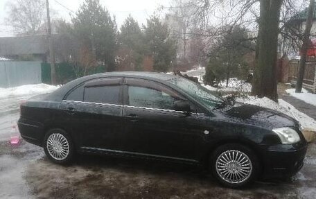 Toyota Avensis III рестайлинг, 2004 год, 800 000 рублей, 1 фотография