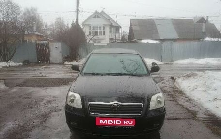 Toyota Avensis III рестайлинг, 2004 год, 800 000 рублей, 2 фотография