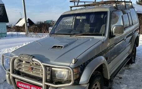 Mitsubishi Pajero III рестайлинг, 1996 год, 400 000 рублей, 24 фотография