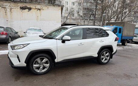 Toyota RAV4, 2021 год, 3 700 000 рублей, 5 фотография