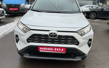 Toyota RAV4, 2021 год, 3 700 000 рублей, 6 фотография