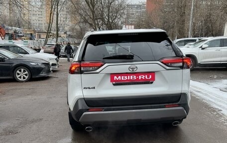 Toyota RAV4, 2021 год, 3 700 000 рублей, 4 фотография