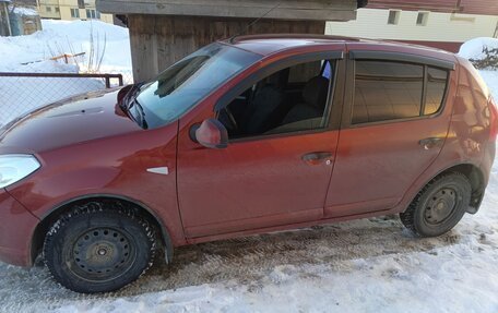 Renault Sandero I, 2010 год, 570 000 рублей, 2 фотография