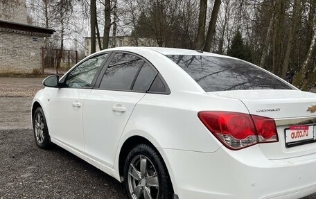 Chevrolet Cruze II, 2010 год, 735 000 рублей, 5 фотография