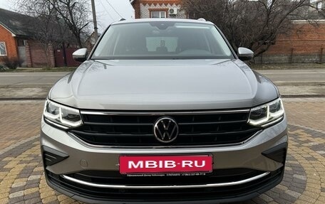 Volkswagen Tiguan II, 2021 год, 2 890 000 рублей, 3 фотография