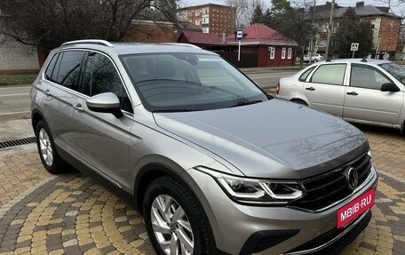 Volkswagen Tiguan II, 2021 год, 2 890 000 рублей, 2 фотография