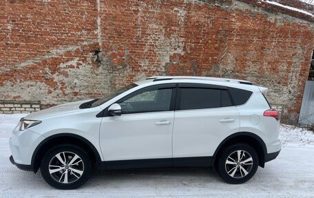 Toyota RAV4, 2018 год, 2 340 000 рублей, 3 фотография