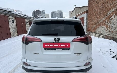 Toyota RAV4, 2018 год, 2 340 000 рублей, 7 фотография