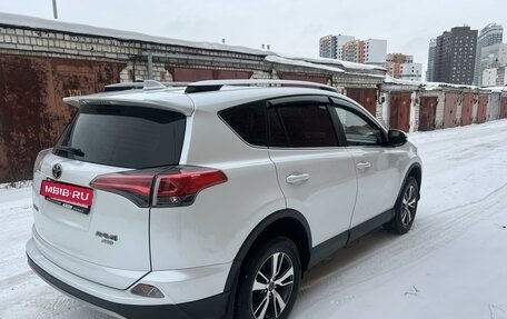 Toyota RAV4, 2018 год, 2 340 000 рублей, 6 фотография