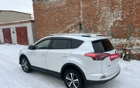 Toyota RAV4, 2018 год, 2 340 000 рублей, 5 фотография