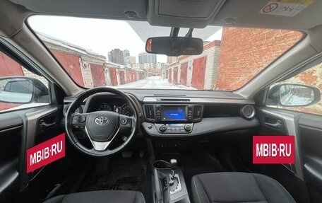 Toyota RAV4, 2018 год, 2 340 000 рублей, 9 фотография