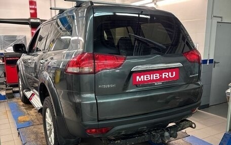 Mitsubishi Pajero Sport II рестайлинг, 2014 год, 1 897 000 рублей, 4 фотография