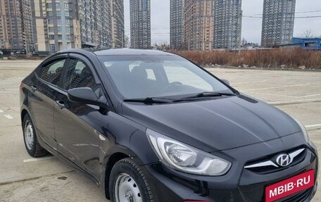 Hyundai Solaris II рестайлинг, 2011 год, 790 000 рублей, 1 фотография