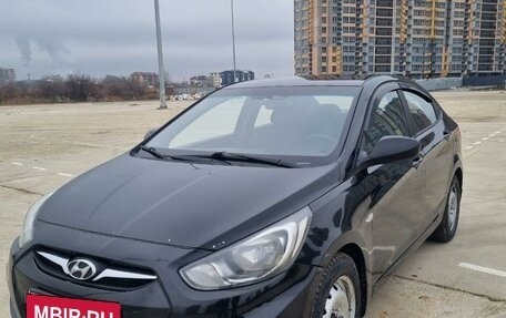 Hyundai Solaris II рестайлинг, 2011 год, 790 000 рублей, 3 фотография