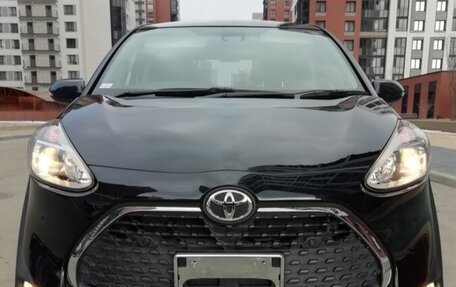 Toyota Sienta II, 2018 год, 1 670 000 рублей, 14 фотография