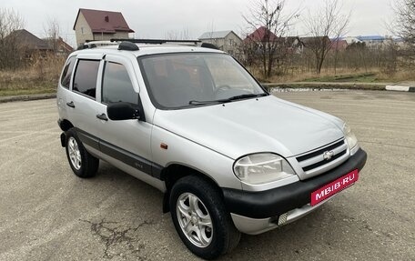 Chevrolet Niva I рестайлинг, 2005 год, 410 000 рублей, 3 фотография