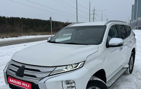 Mitsubishi Pajero Sport III рестайлинг, 2021 год, 4 200 000 рублей, 2 фотография