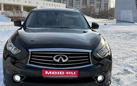 Infiniti FX II, 2012 год, 2 600 000 рублей, 22 фотография